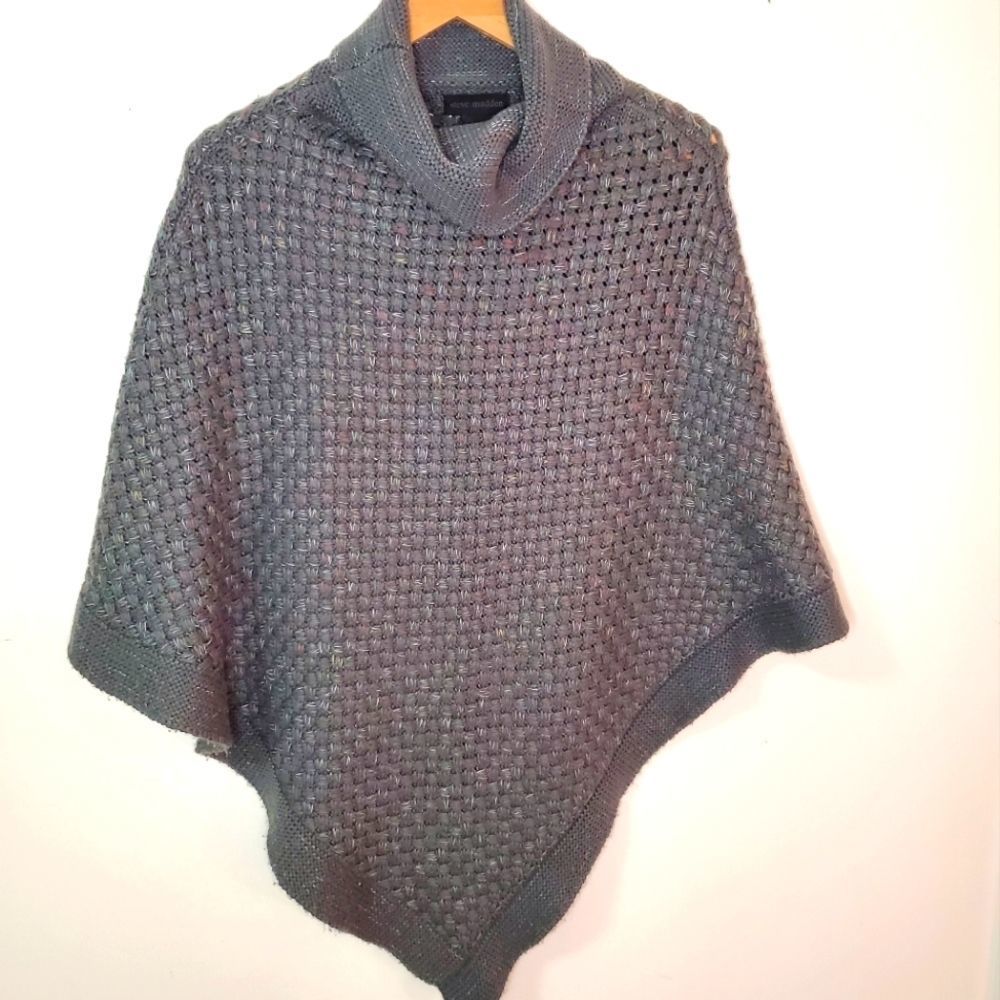 Steve Madden Knitted Gray Sweater Poncho